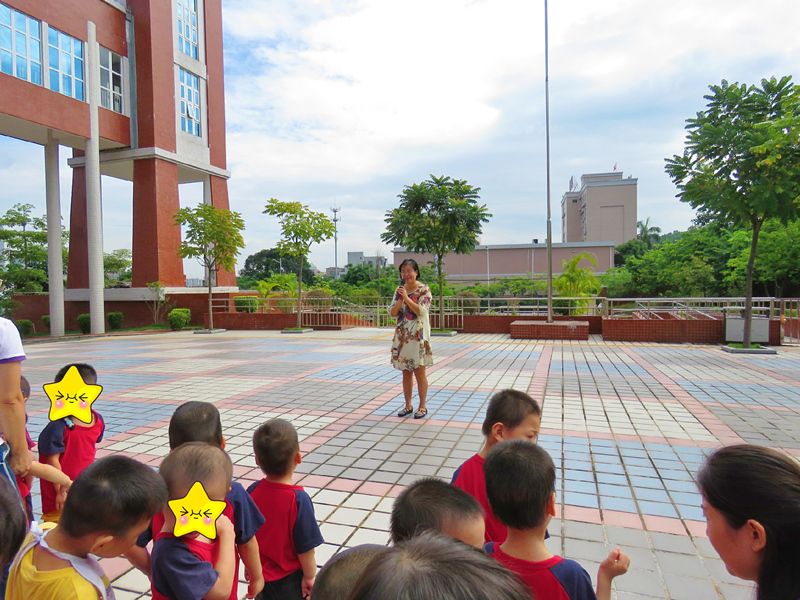 市残联分管领导欧丽华女士给孩子们送上祝福.jpg