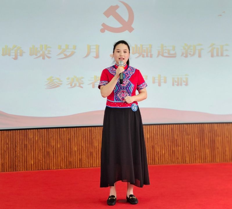 图为：贺申丽老师演讲.jpg