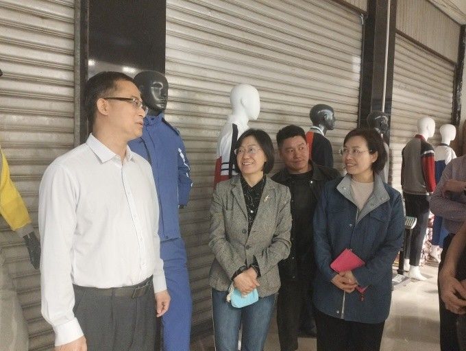 走访残疾人乡村振兴经济实体_副本.jpg